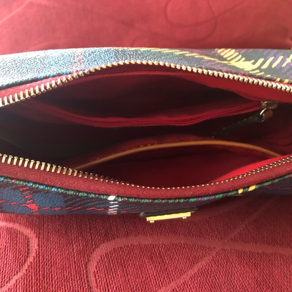 S O L D…!!!
Beautiful Dooney & Bourke Mimi Bag - Picture 3 of 5